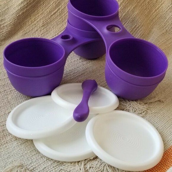 Tupperware Kitchen Tupper Clover Snack Nuts Herb Container 85oz